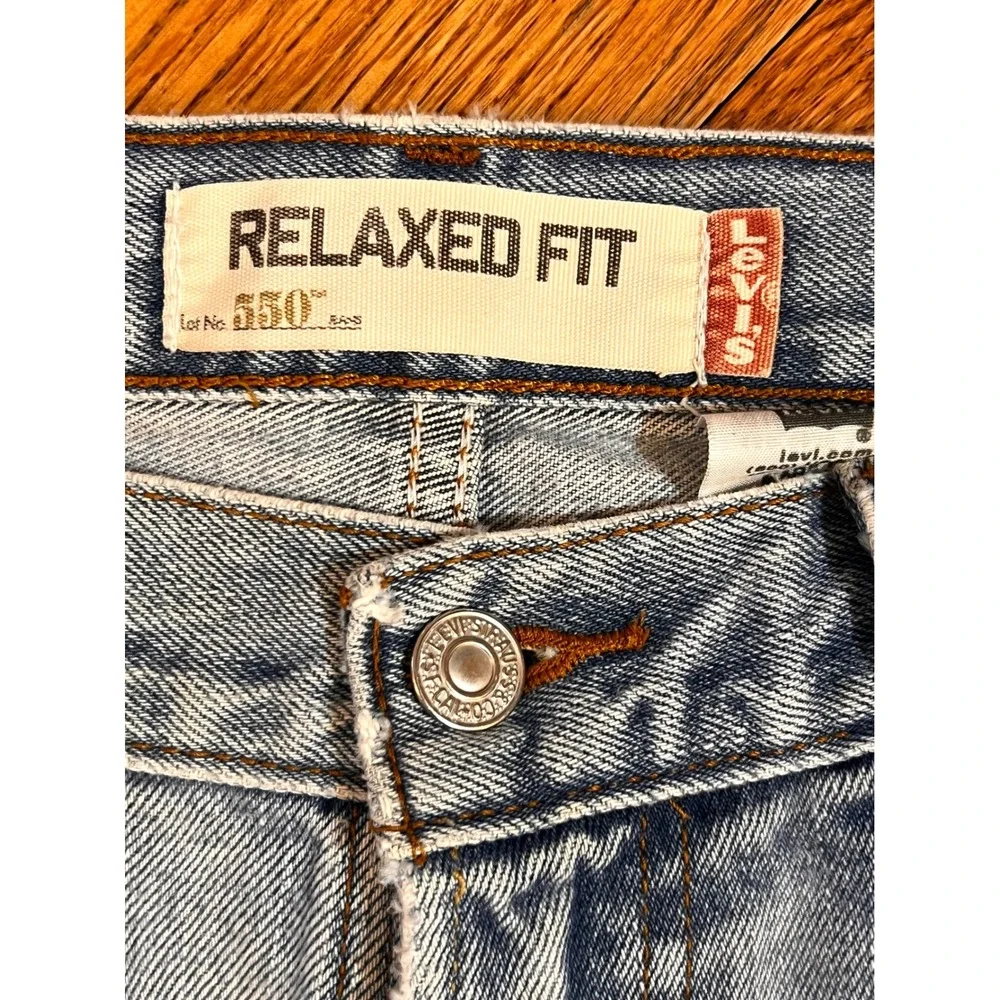 Levis 550 Relaxed Fit‎ Jeans Mens 35x32 Light Wash Blue Denim 00550-4891